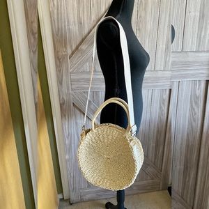 Gap basket handbag with handles and removable straps